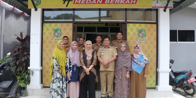 Audensi dan Sosialisasi Kegiatan Clinical Experience dan Keluarga Binaan Kesehatan di Kecamatan Medan Kota