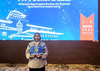 Dosen FK UMSU meraih penghargaan Presentasi Oral Terbaik.