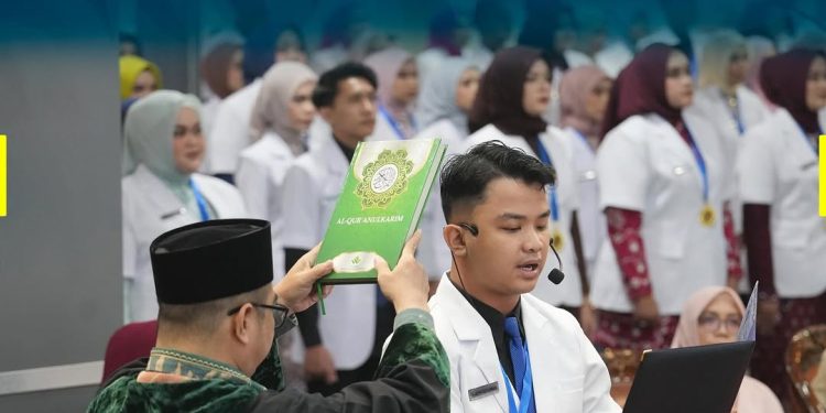 FK UMSU YUDISIUM DAN SUMPAH DOKTER 76 LULUSAN ANGKATAN 41