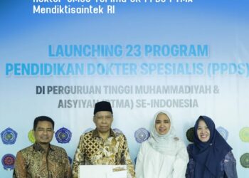 Mendiktisaintek Serahkan SK 24 PPDS PTMA, UMSU Siap Cetak Dokter Spesialis Bedah dan Pulmonologi